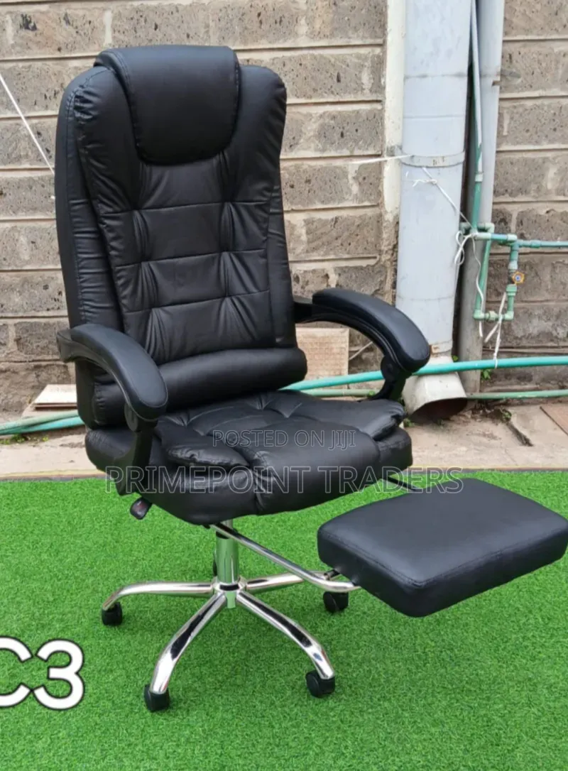 1. Luxury Boss Managerial Executive Office Chair With Footrest