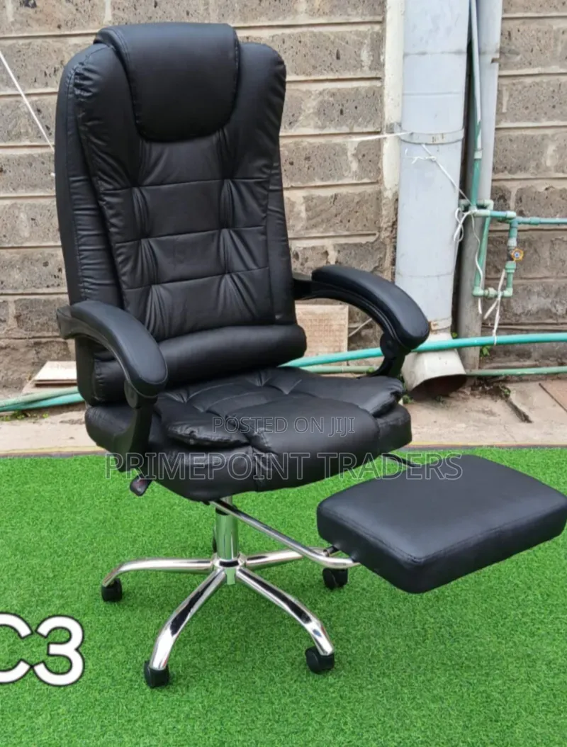 1. Luxury Boss Managerial Executive Office Chair With Footrest