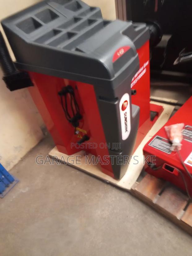 828 Sunshine Italy Brand Tyre Balancer Machine