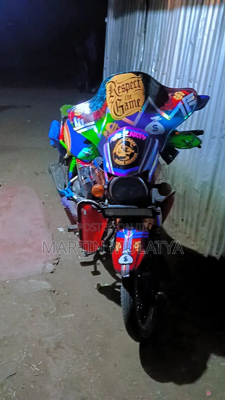 TVS HLX Plus ES 2023 Red