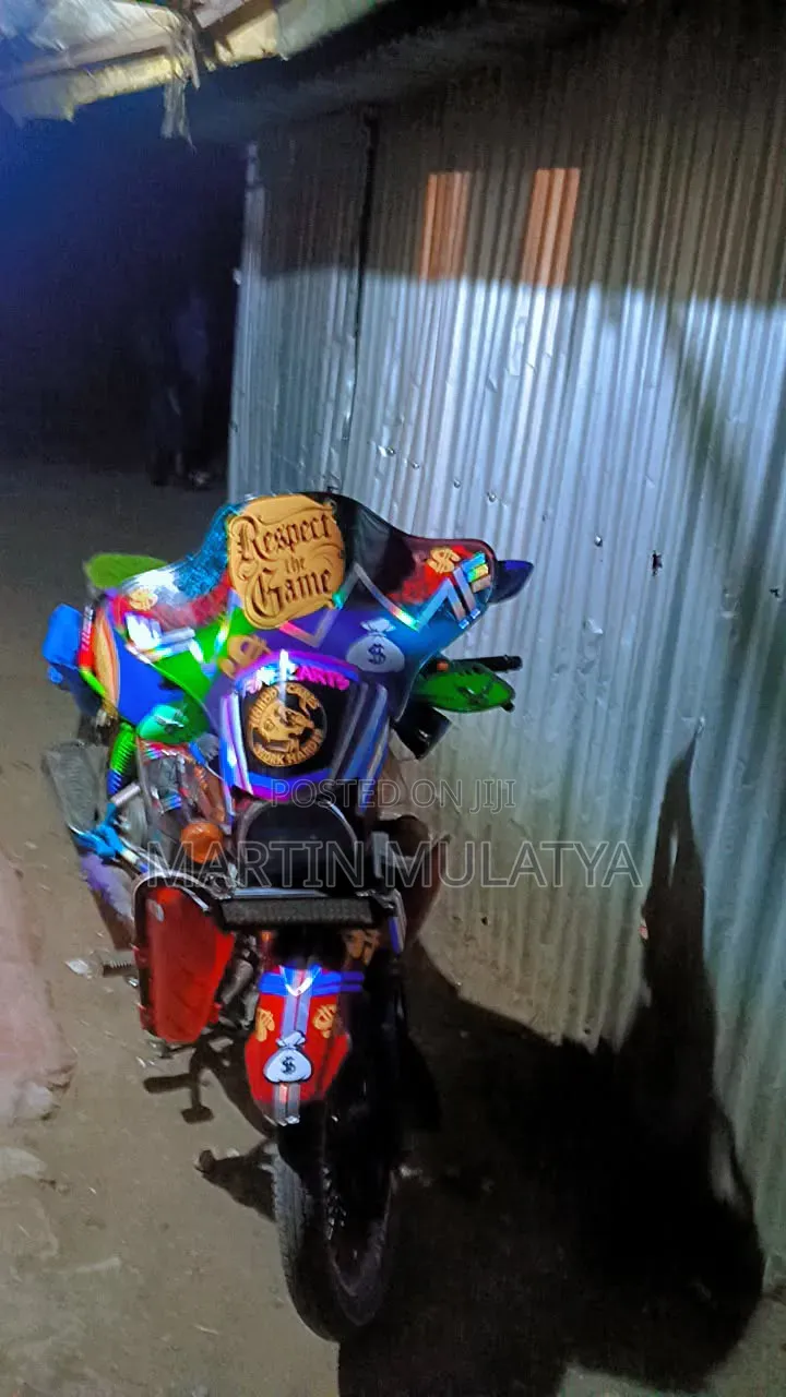TVS HLX Plus ES 2023 Red