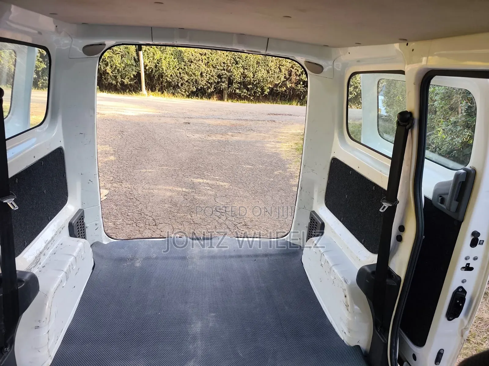 Nissan NV200 2018 White
