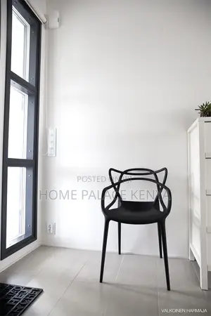 Garden Set; Luxury Round Marble Dining Table and 4 Heavy Duty Chairs