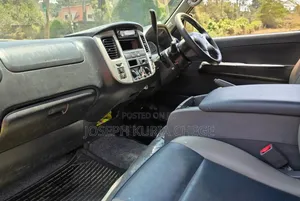 Nissan Caravan (Urvan) 2010 Yellow