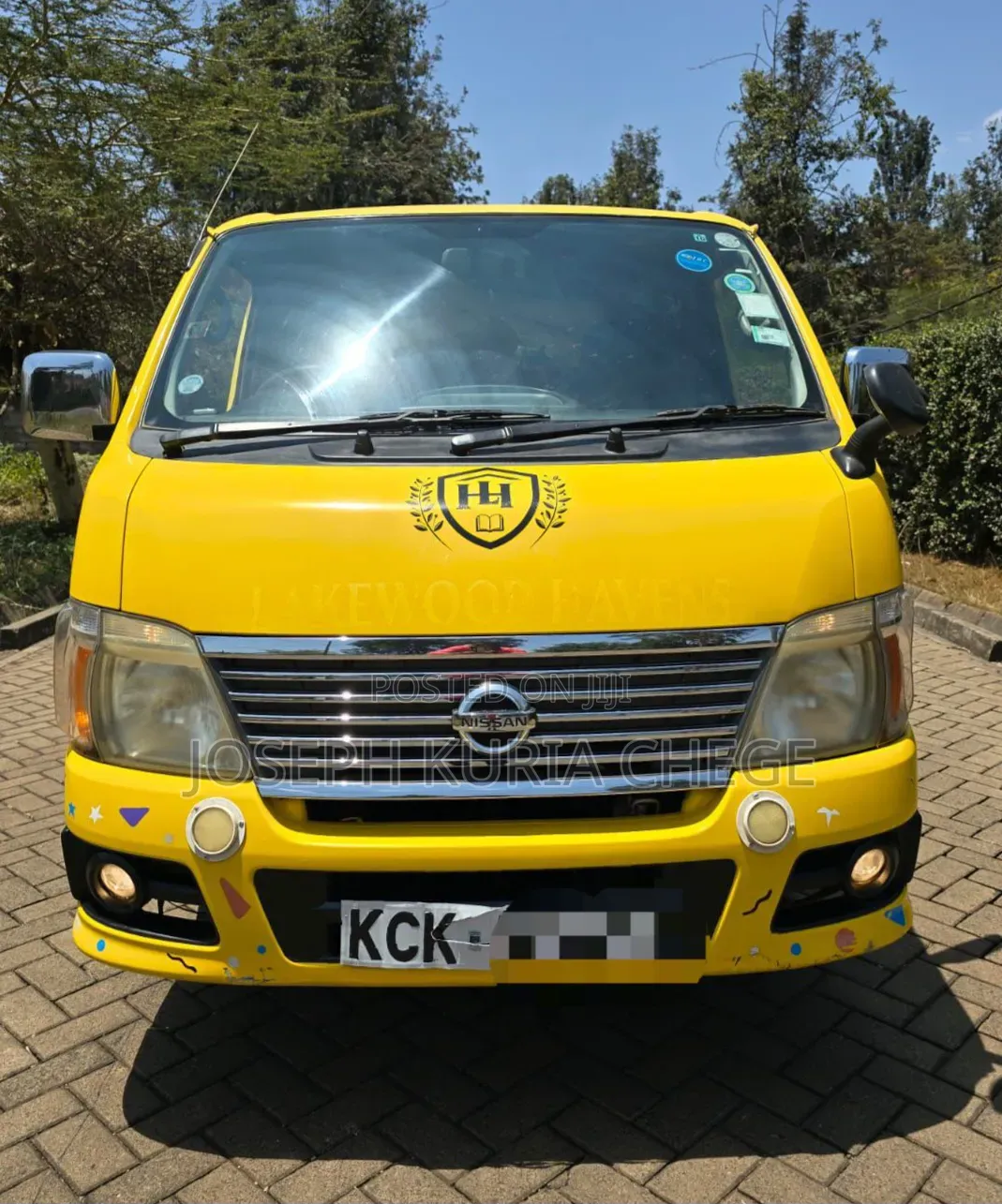 Nissan Caravan (Urvan) 2010 Yellow