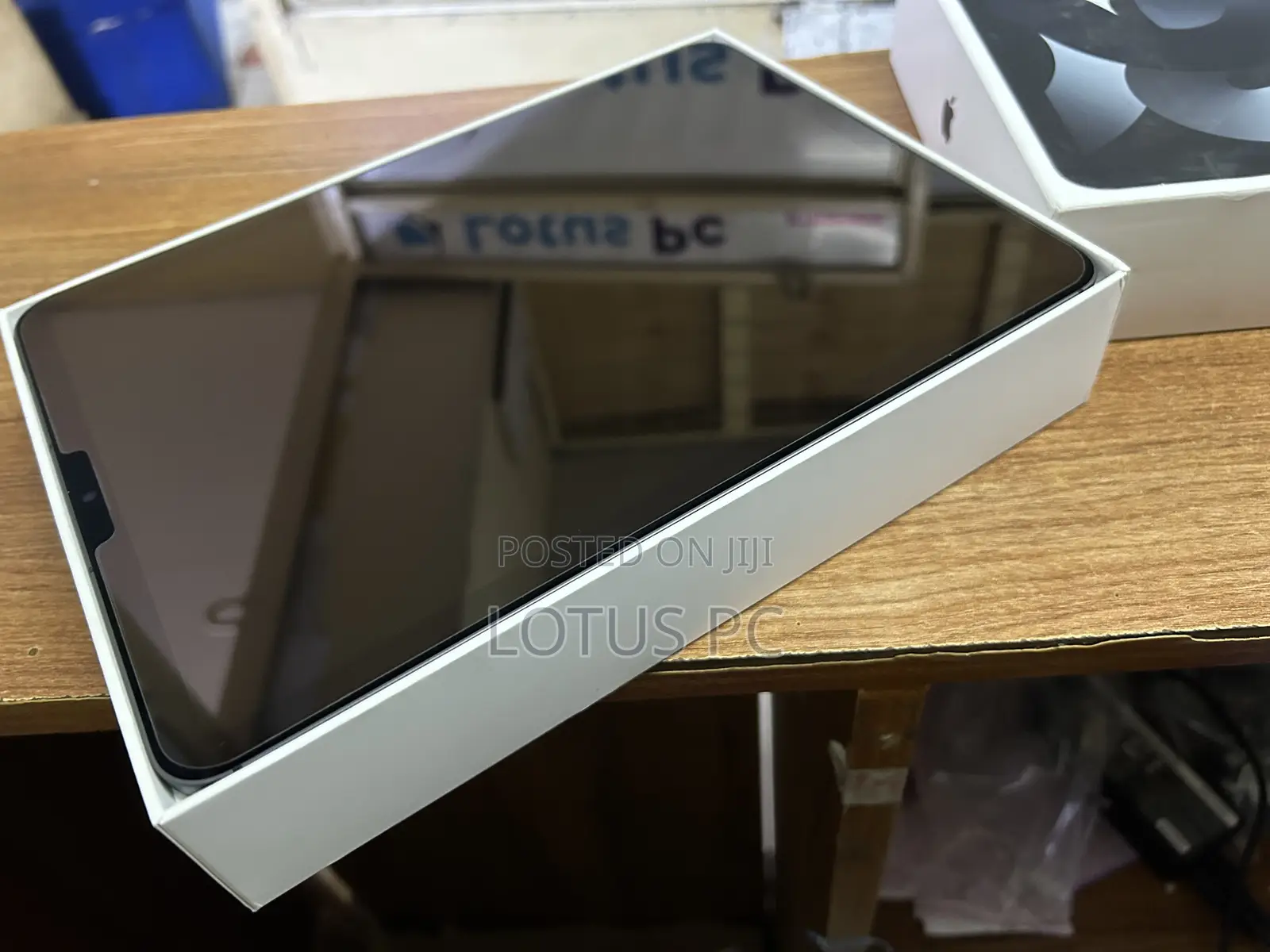 Apple iPad Air (2022) 64 GB Gray