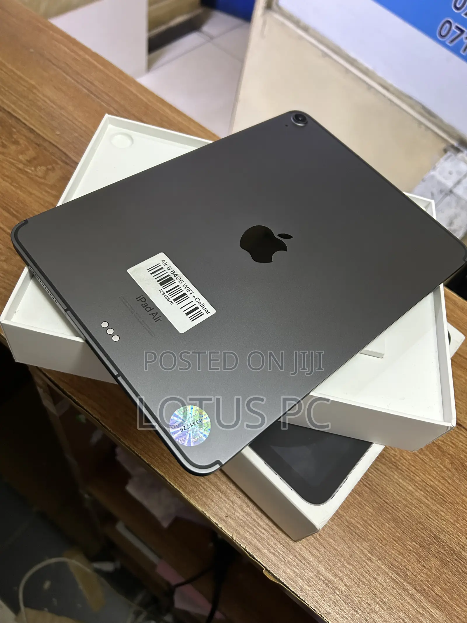 Apple iPad Air (2022) 64 GB Gray