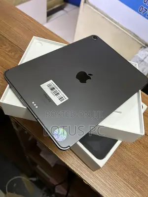 Apple iPad Air (2022) 64 GB Gray