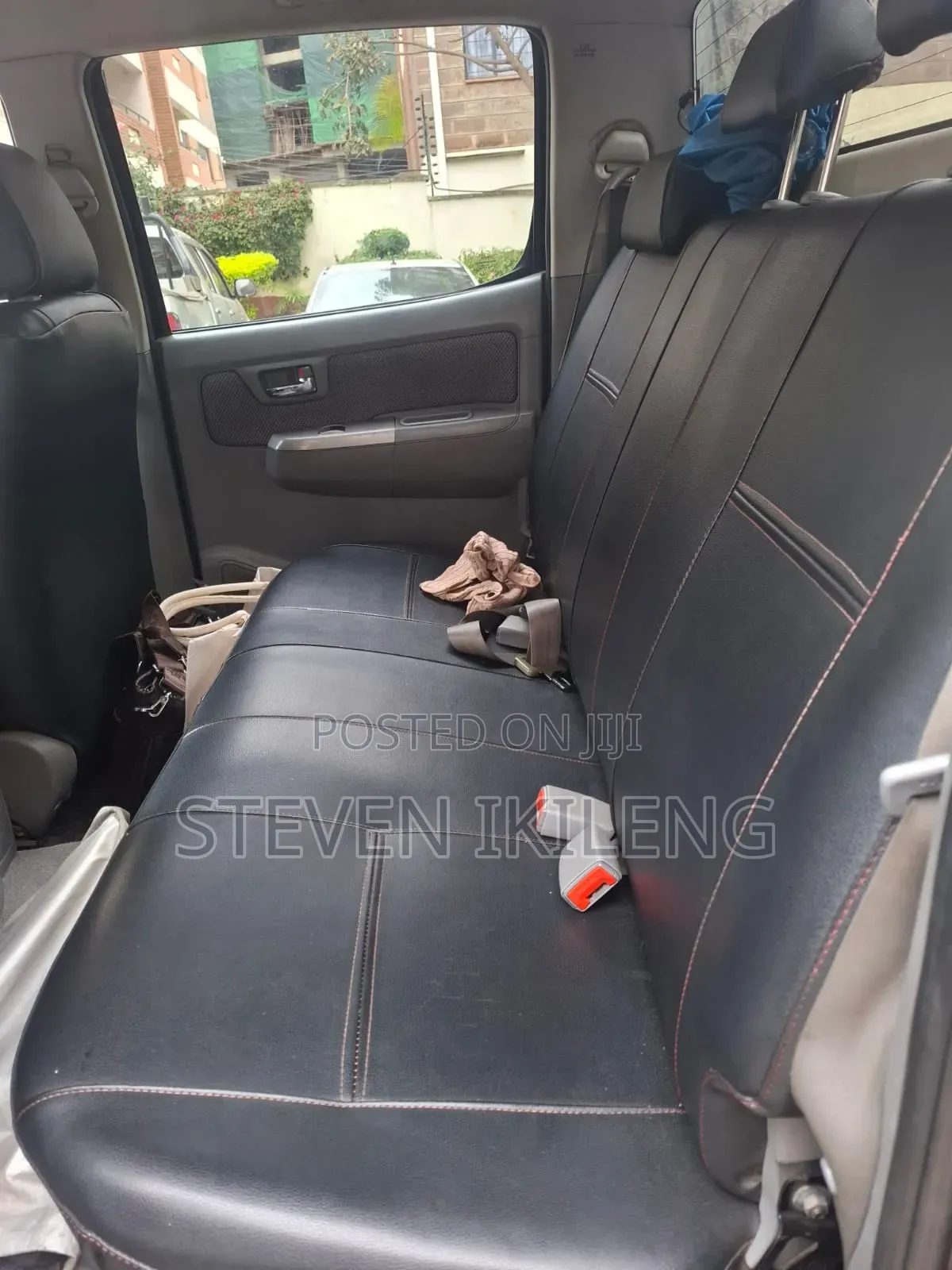 Toyota Hilux 2011 Black