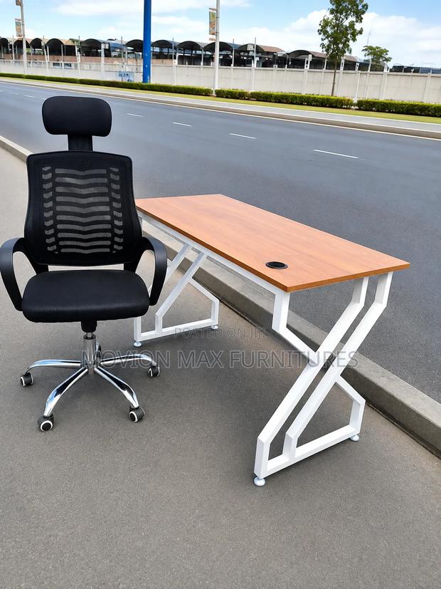 Office Table/Office Table Metallic Office Chair