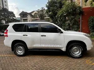 Toyota Land Cruiser Prado 2015 White