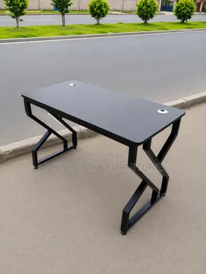 Metallic Stand Office Table, Formal Table