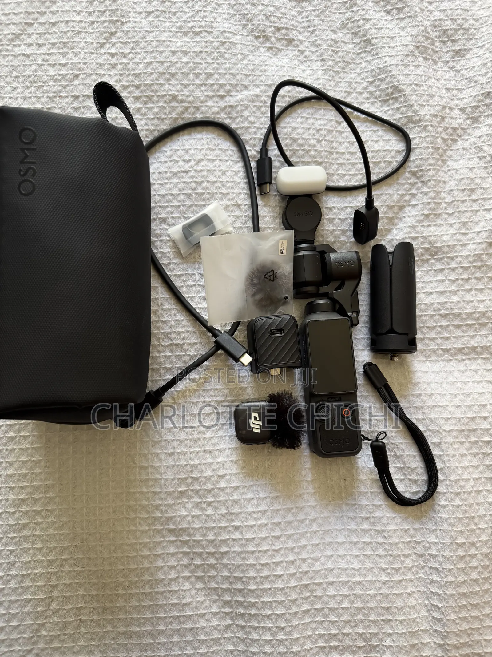 DJI Osmo Pocket 4 Creator Combo