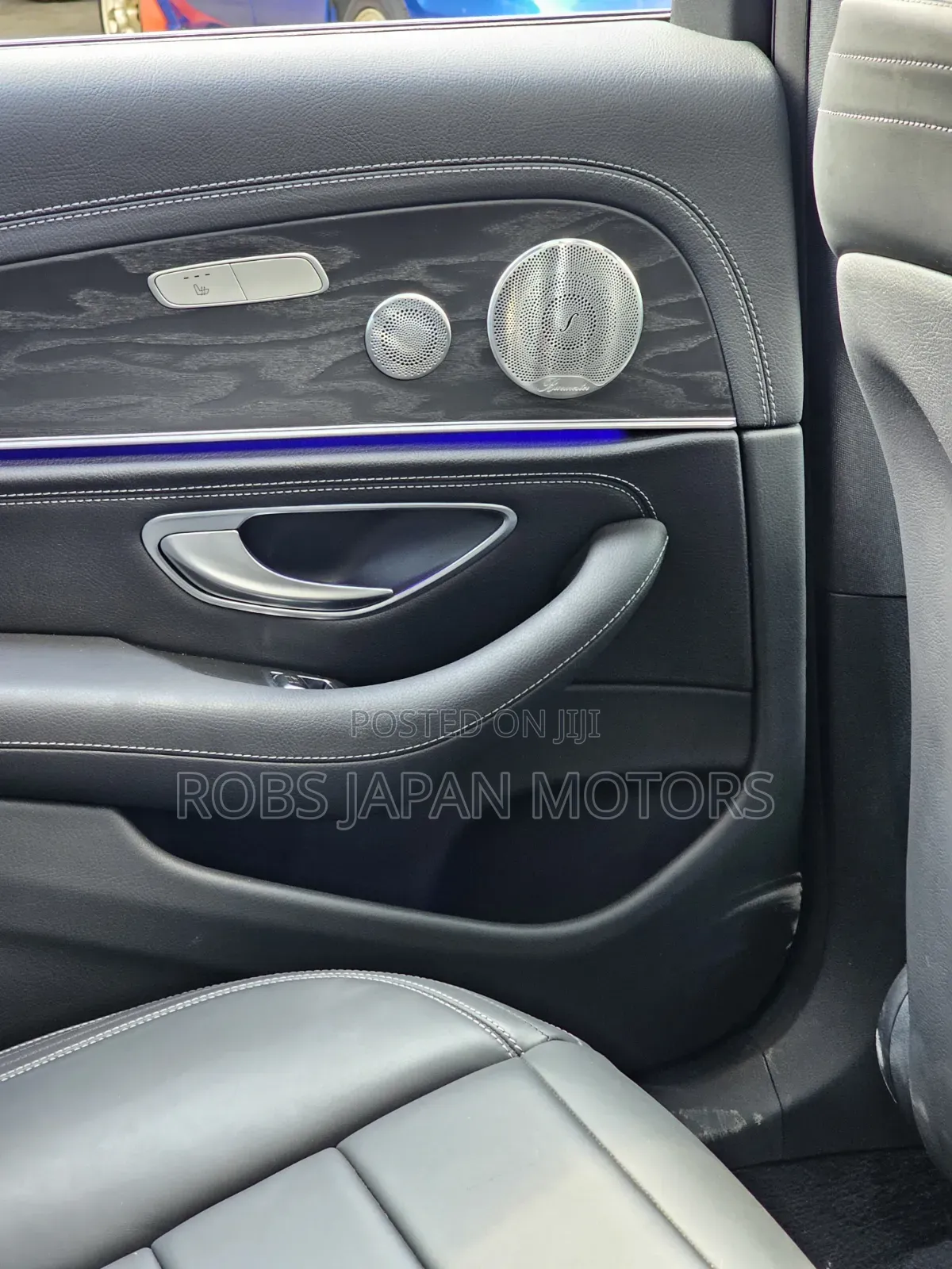 Mercedes-Benz E200 2019 Off white