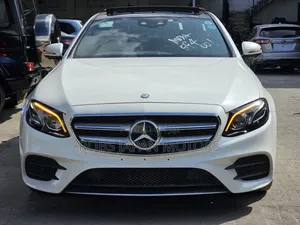 Mercedes-Benz E200 2019 Off white