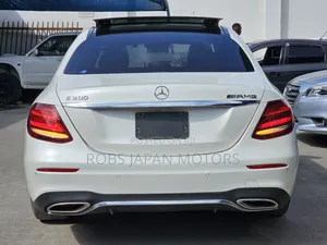 Mercedes-Benz E200 2019 Off white