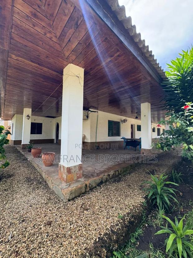 Diani Half an Acre Plot Second Row for Sale - main view