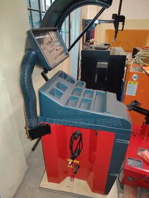Durable Design for Heavy-Duty Daily Use Wheel Balancer S828 Machine