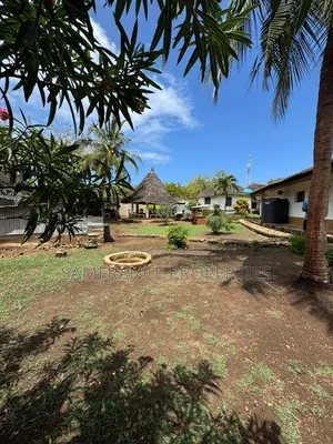 5bdrm Villa in Opposite Almanara, Diani for rent