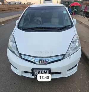 Honda Fit Shuttle 2012 White