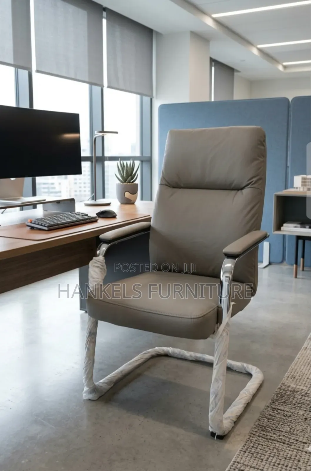 Executive Cantilever Office Chair – Comfortable & Professional