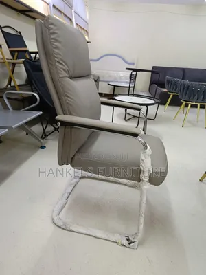 Executive Cantilever Office Chair – Comfortable & Professional