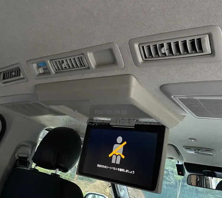 Toyota HiAce 2019 White