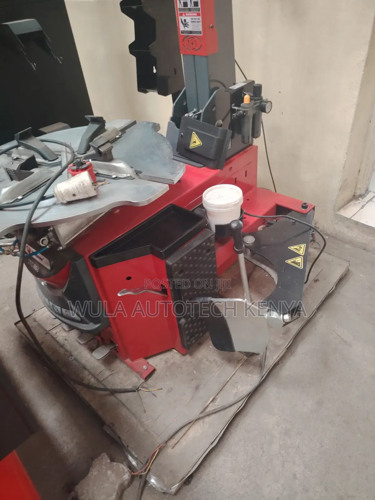 Easy Work and Short Time Used Heavy Duty Tyre Changer STC-868 Machine