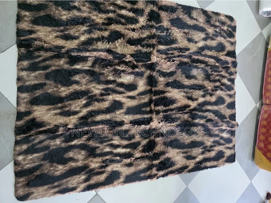 🔥fluffy Carpet  Available
✅✅5x8 Size