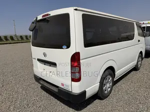 Toyota HiAce 2019 White