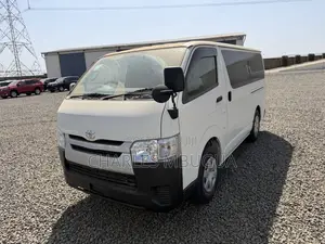 Toyota HiAce 2019 White
