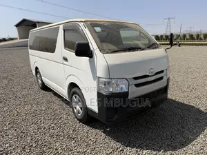 Toyota HiAce 2019 White