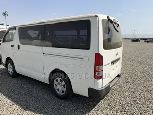 Toyota HiAce 2019 White