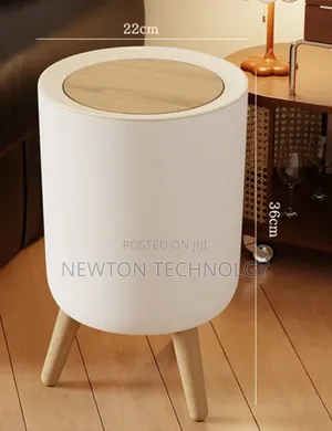 Round Dustbin With a Wood-Grain Lid