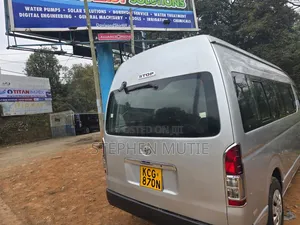 Toyota HiAce 2010 Silver
