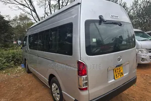 Toyota HiAce 2010 Silver