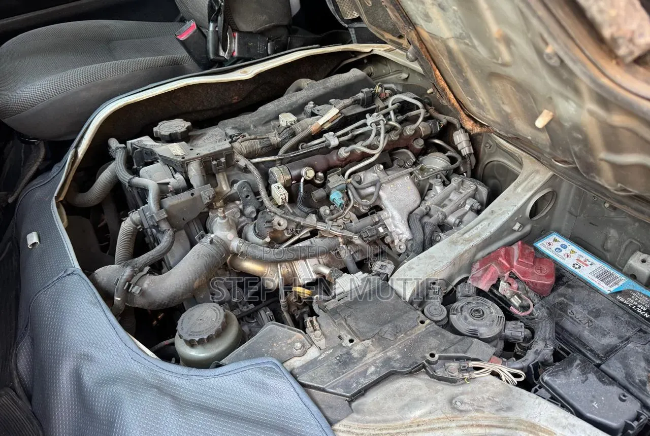 Toyota HiAce 2010 Silver