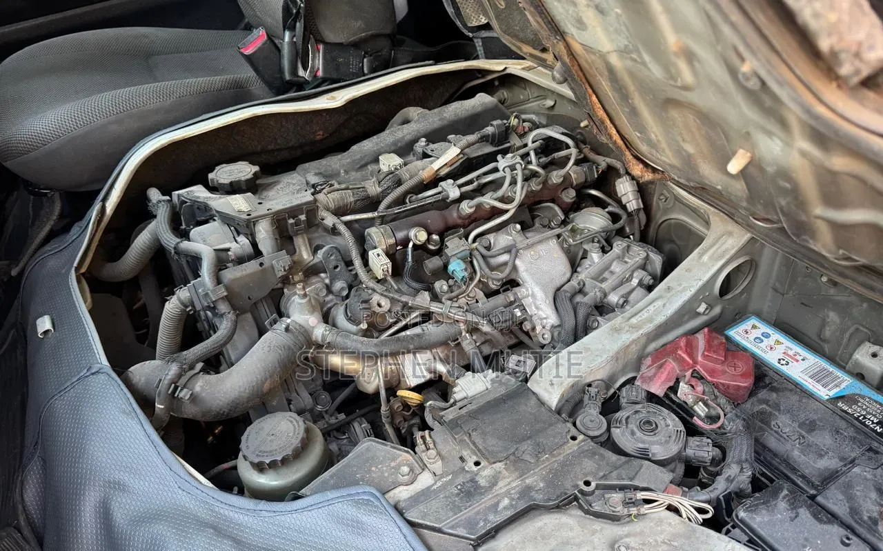Toyota HiAce 2010 Silver