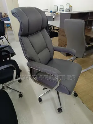 High-Back Grey Executive Chair – Modern, Elegant & Professional