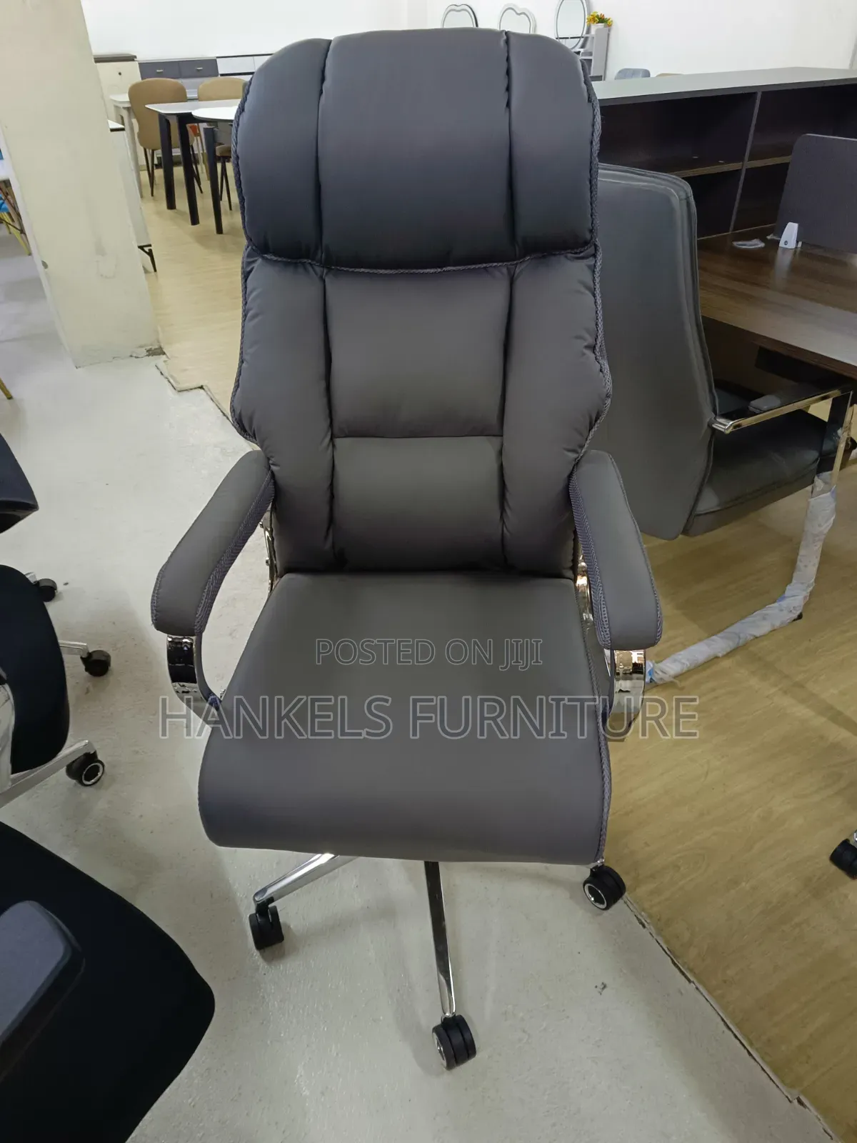 High-Back Grey Executive Chair – Modern, Elegant & Professional