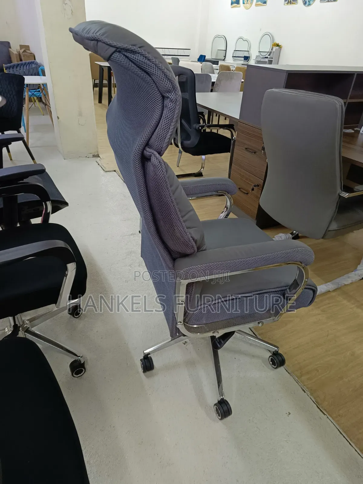 High-Back Grey Executive Chair – Modern, Elegant & Professional