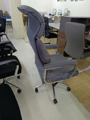 High-Back Grey Executive Chair – Modern, Elegant & Professional