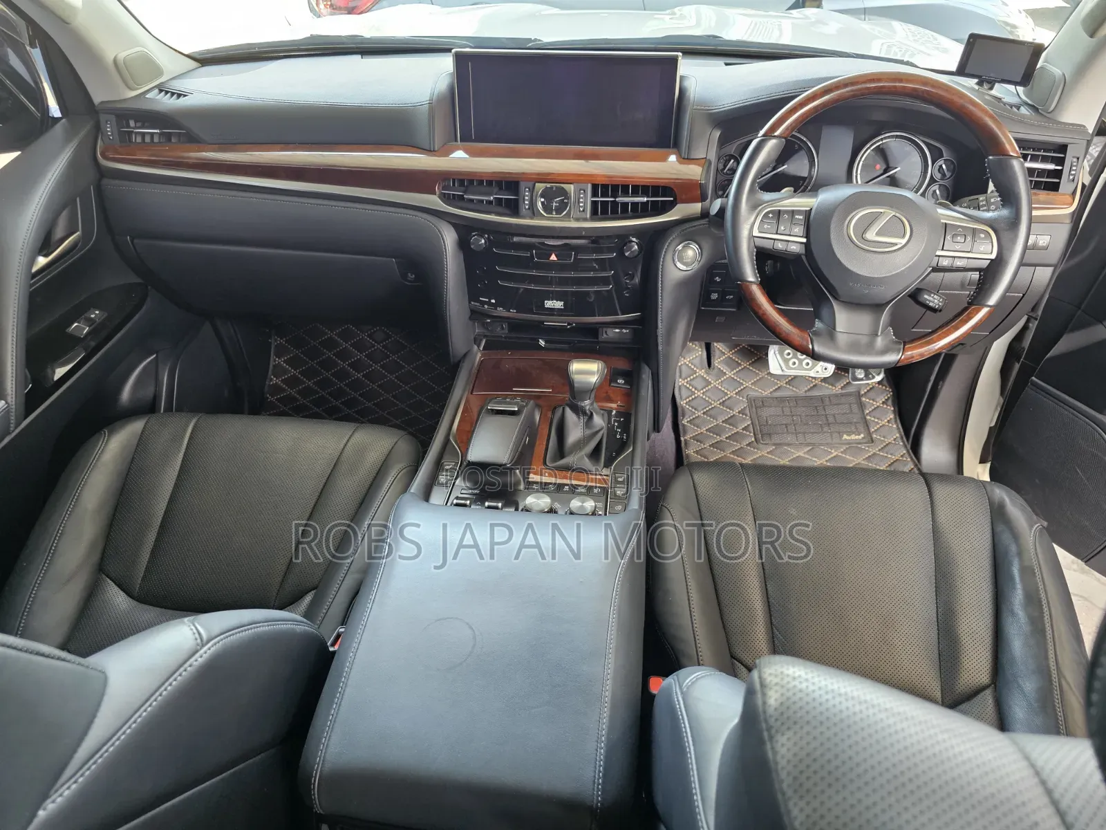 Lexus LX 2018 Off white