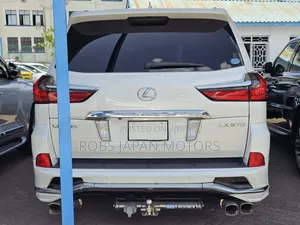 Lexus LX 2018 Off white