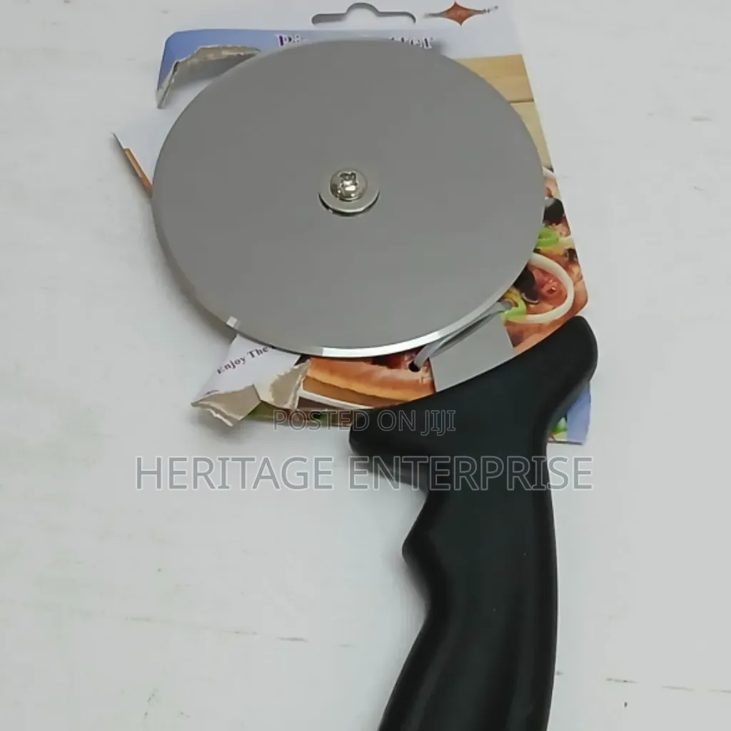 Pizza Cutter With Black Handle,
