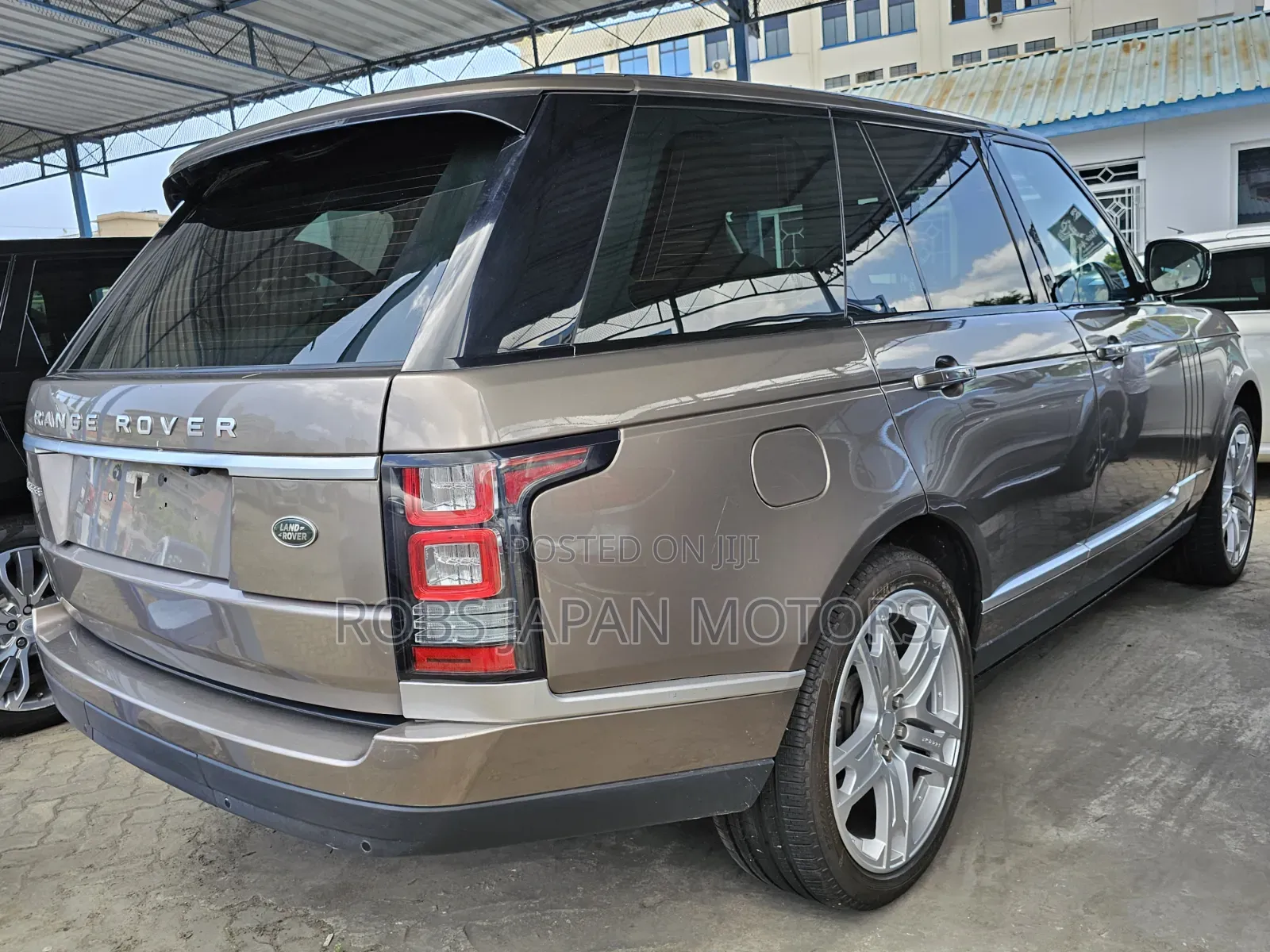 Land Rover Range Rover Vogue 2017 Gold
