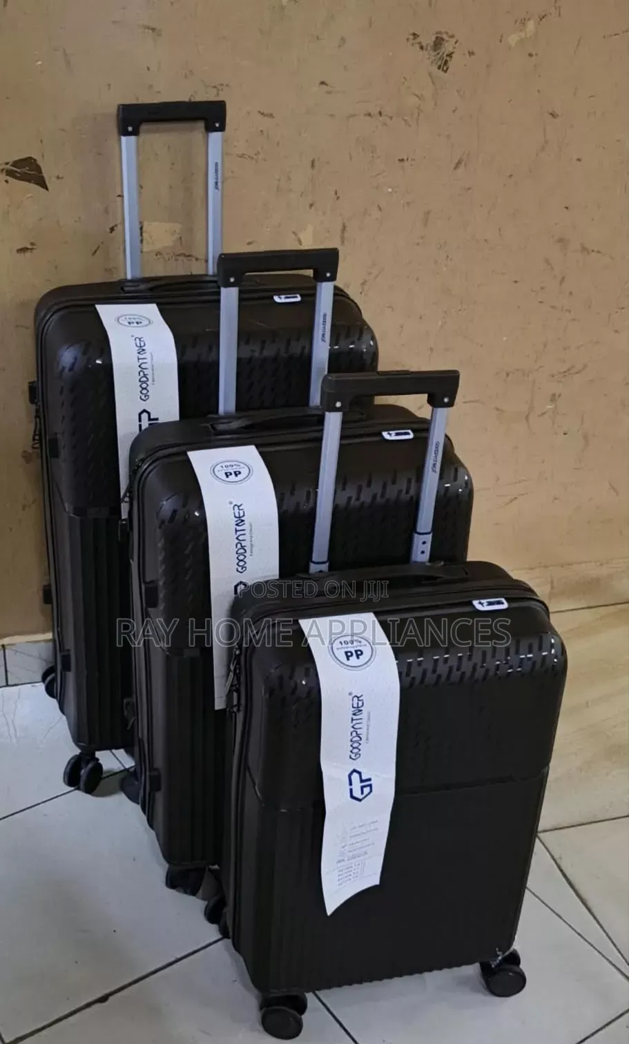 Black Rubber Suitcase Set 3 in 1