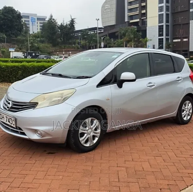 Nissan Note 2015 Silver