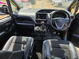 Toyota Noah 2019 Teal