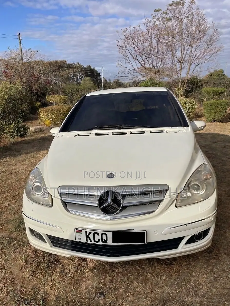Mercedes-Benz B-Class B180 Petrol 2011 White